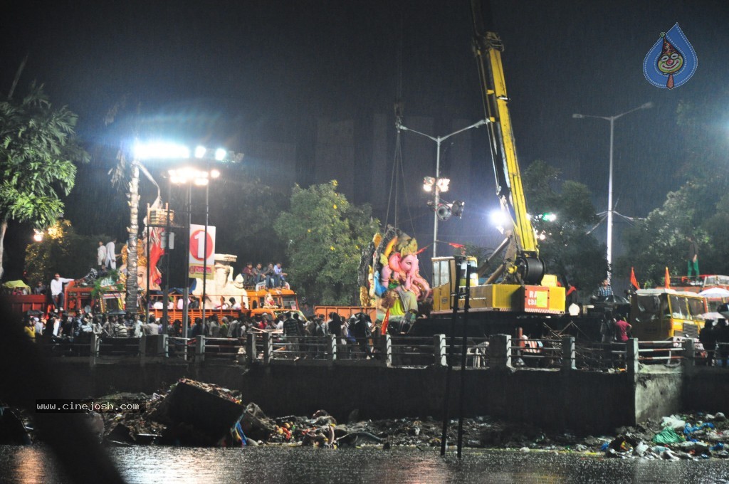 Ganesh Visarjan Photos at Hyd - 01 - 192 / 255 photos