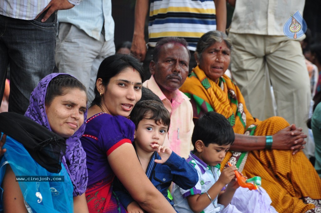 Ganesh Visarjan Photos at Hyd - 01 - 208 / 255 photos