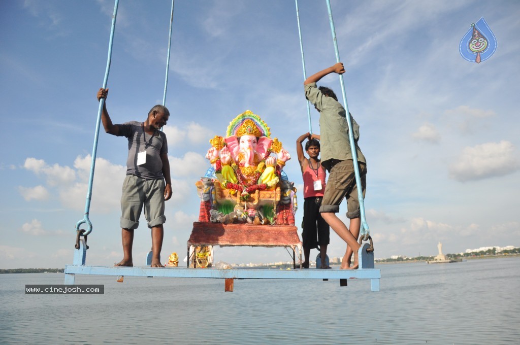 Ganesh Visarjan Photos at Hyd - 01 - 219 / 255 photos