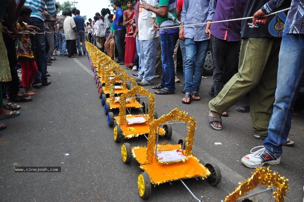 Ganesh Visarjan Photos at Hyd - 01 - 225 / 255 photos