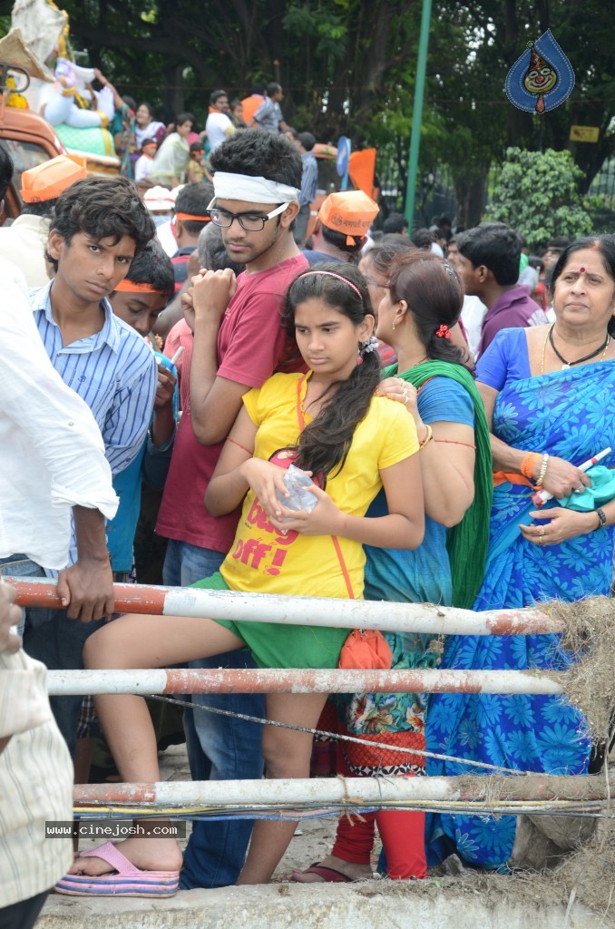 Ganesh Visarjan Photos at Hyd - 02 - 41 / 167 photos