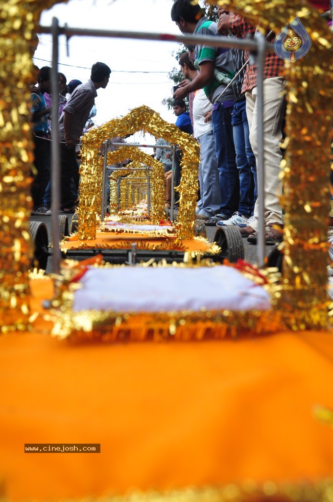 Ganesh Visarjan Photos at Hyd - 02 - 50 / 167 photos