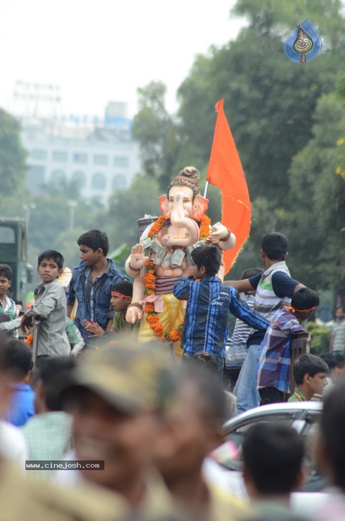 Ganesh Visarjan Photos at Hyd - 02 - 92 / 167 photos