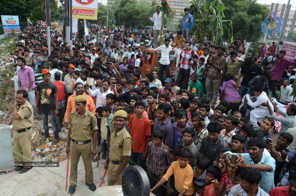 Ganesh Visarjan Photos at Hyd - 02 - 101 / 167 photos