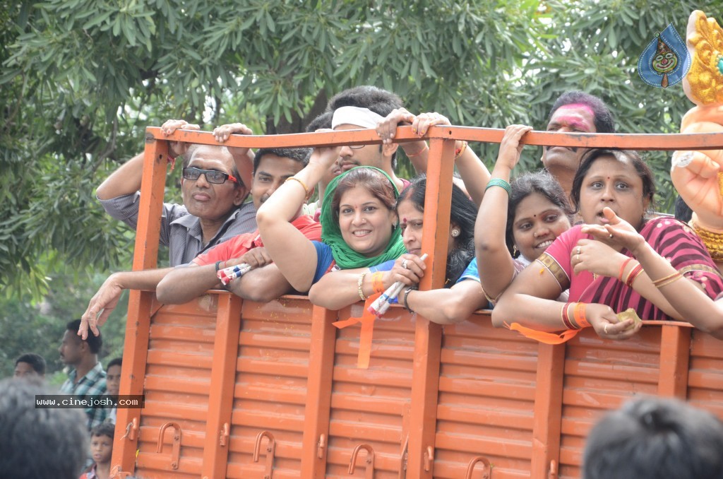 Ganesh Visarjan Photos at Hyd - 02 - 102 / 167 photos