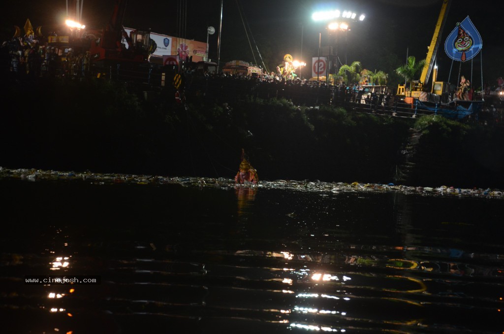 Ganesh Visarjan Photos at Hyd - 02 - 103 / 167 photos