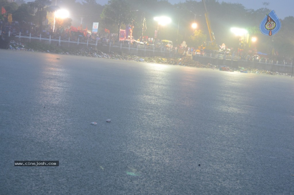 Ganesh Visarjan Photos at Hyd - 02 - 162 / 167 photos