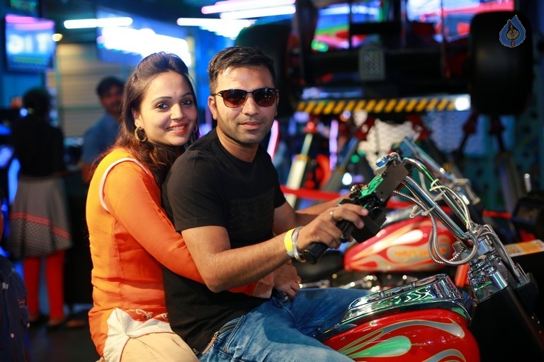 Gaurav Bhutada Birthday Bash - 36 / 54 photos