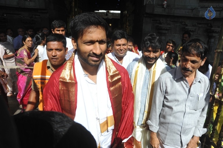 Gautham Nanda Team at Tirumala - 13 / 20 photos