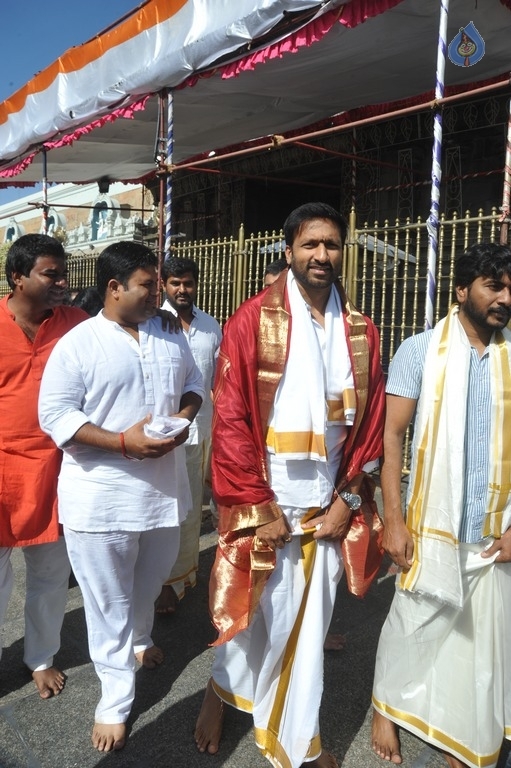 Gautham Nanda Team at Tirumala - 18 / 20 photos