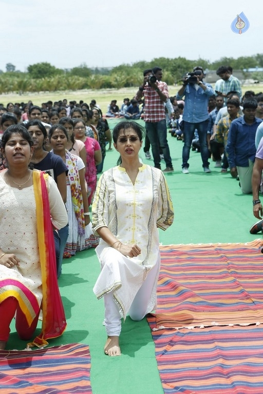 Gauthami Youth Yoga at Hyderabad Geetham College - 11 / 26 photos
