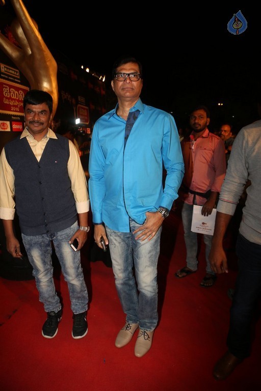 Gemini TV Puraskaralu 2016 Red Carpet 1 - 17 / 84 photos