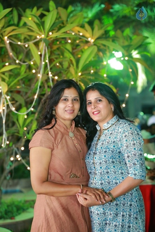 Get together Party Hosted by Omesh and Kanchan - 27 / 77 photos