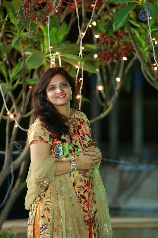 Get together Party Hosted by Omesh and Kanchan - 30 / 77 photos