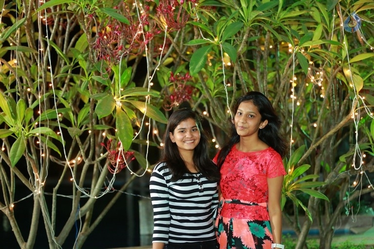 Get together Party Hosted by Omesh and Kanchan - 33 / 77 photos