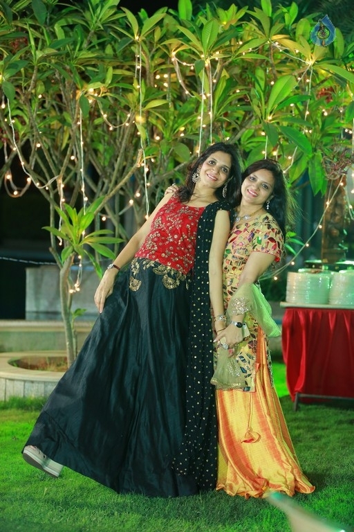 Get together Party Hosted by Omesh and Kanchan - 40 / 77 photos