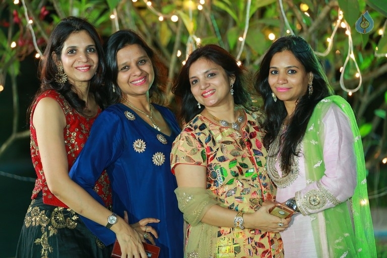 Get together Party Hosted by Omesh and Kanchan - 46 / 77 photos