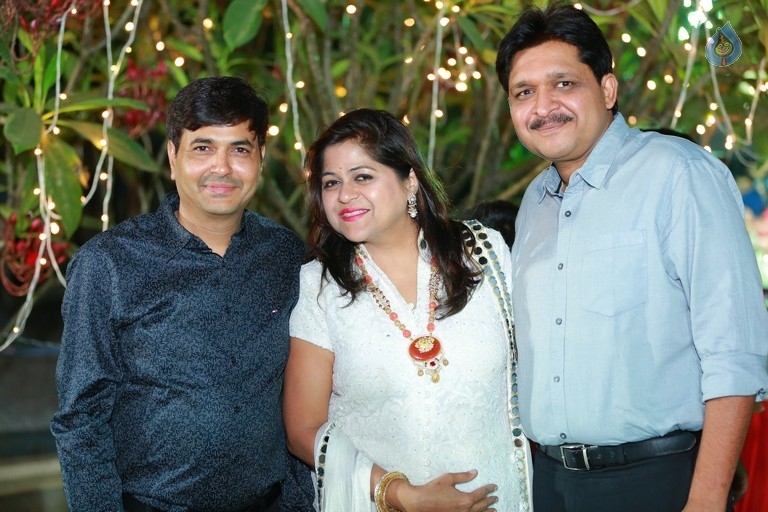 Get together Party Hosted by Omesh and Kanchan - 55 / 77 photos
