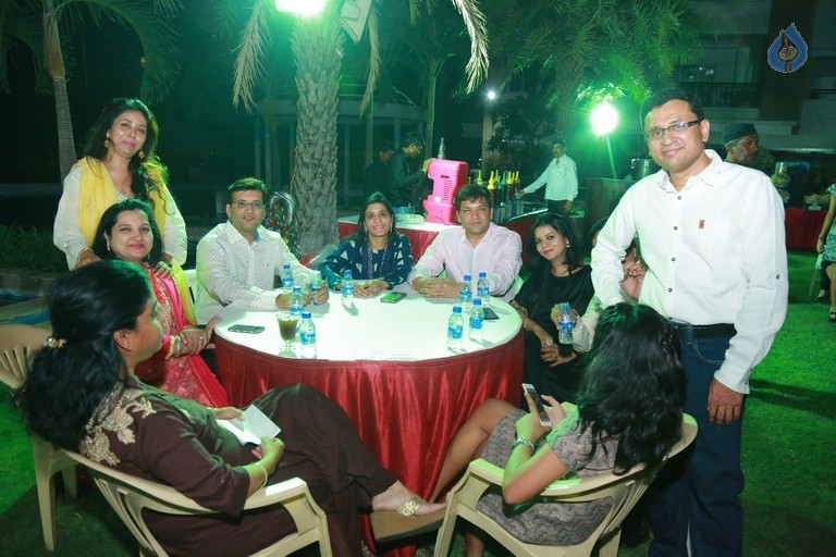 Get together Party Hosted by Omesh and Kanchan - 63 / 77 photos