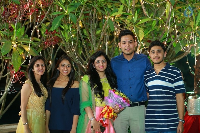 Get together Party Hosted by Omesh and Kanchan - 67 / 77 photos