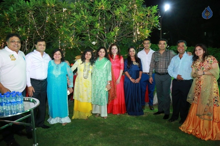 Get together Party Hosted by Omesh and Kanchan - 72 / 77 photos