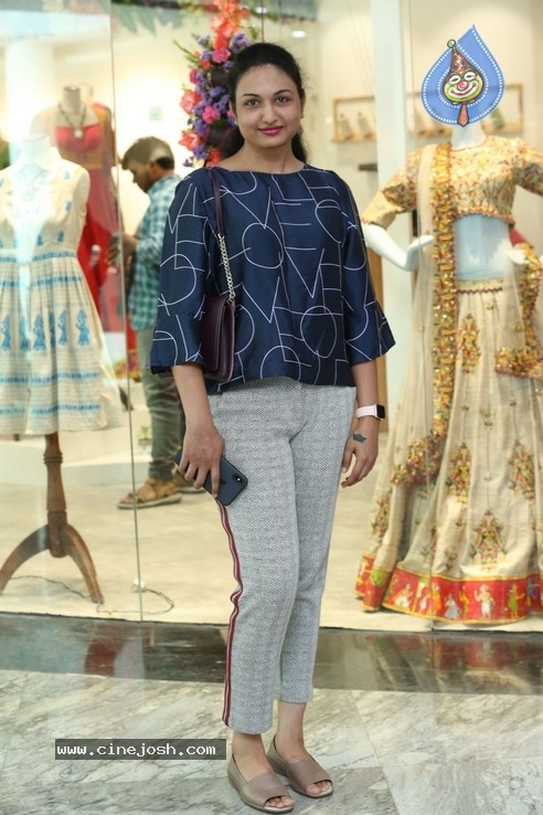 Grand Launch of  ENDLESS KNOT Handloom Store - 31 / 55 photos