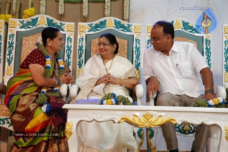 GuruSri Award Event 2018 Photos - 22 / 77 photos