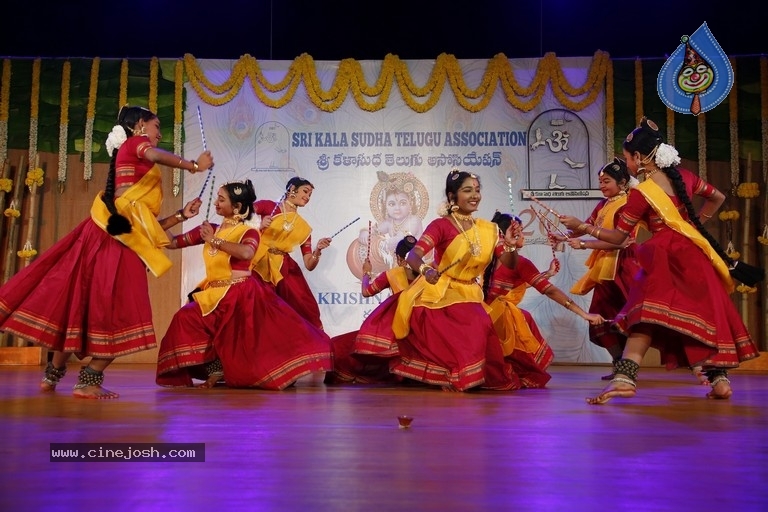 GuruSri Award Event 2018 Photos - 57 / 77 photos