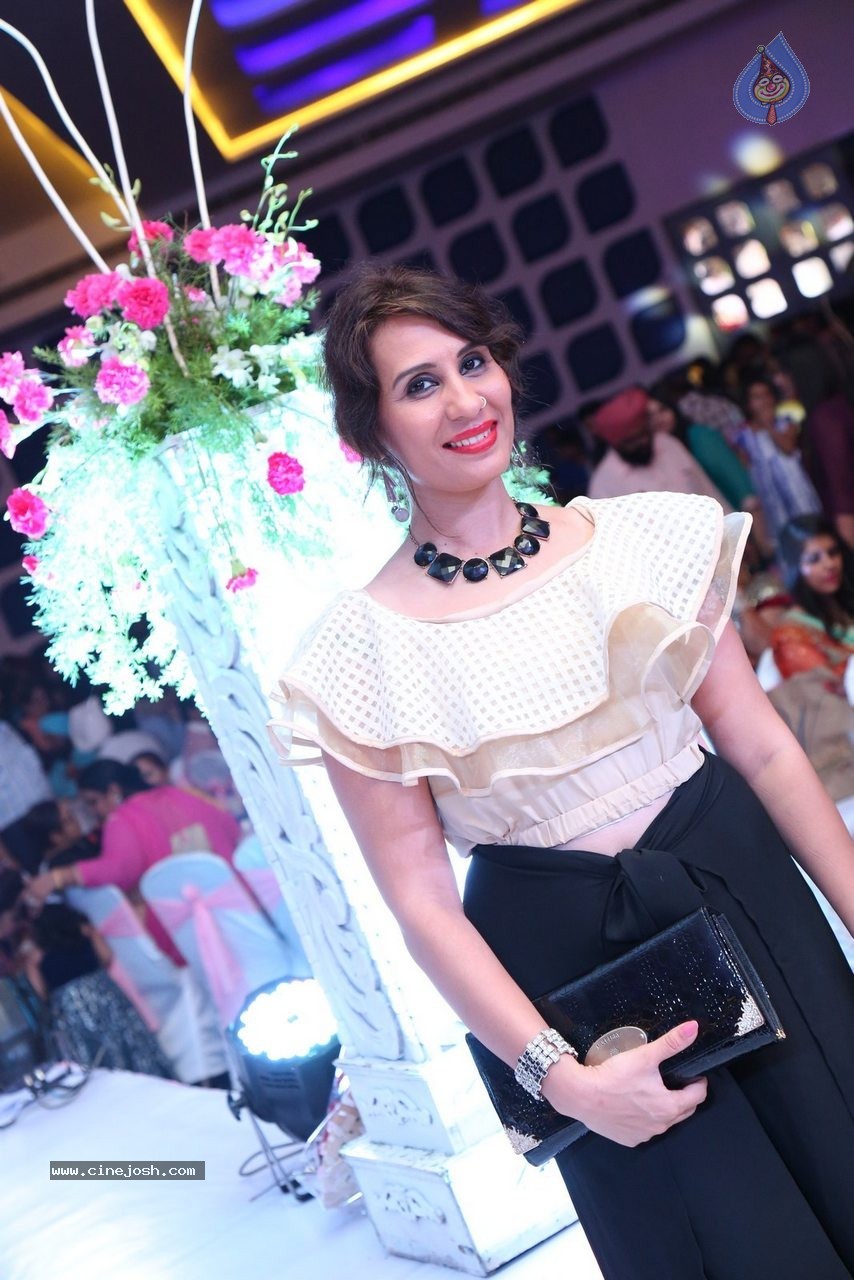 Harmeet and Rashmit Engagement Ceremony - 20 / 186 photos