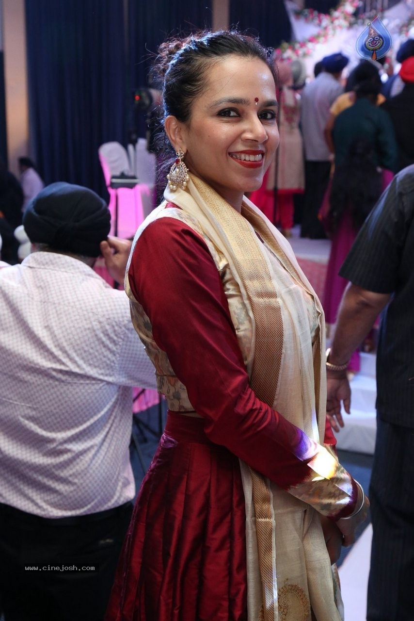 Harmeet and Rashmit Engagement Ceremony - 21 / 186 photos