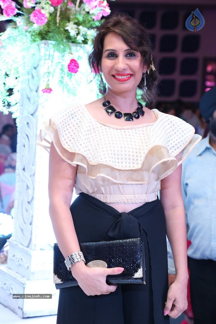 Harmeet and Rashmit Engagement Ceremony - 38 / 186 photos