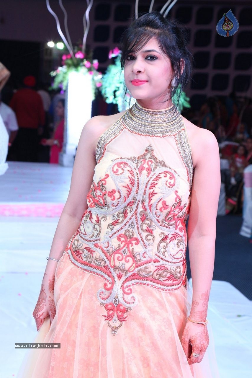 Harmeet and Rashmit Engagement Ceremony - 69 / 186 photos