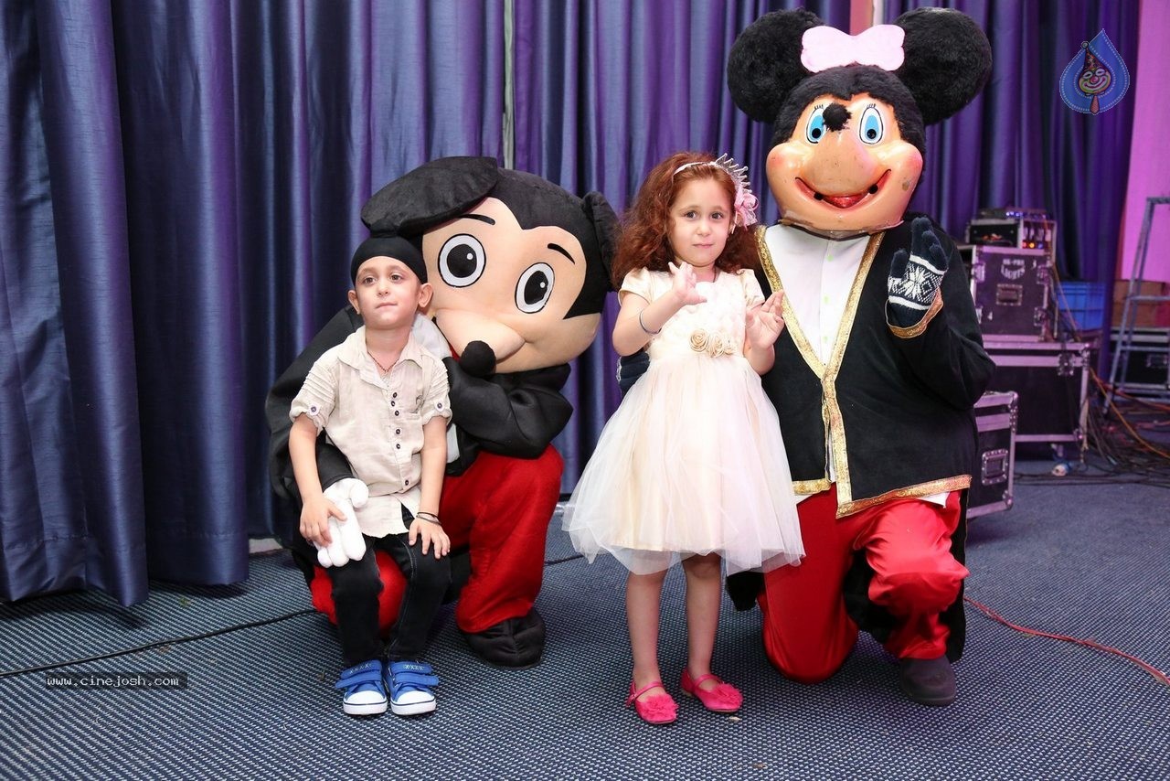 Harmeet and Rashmit Engagement Ceremony - 70 / 186 photos