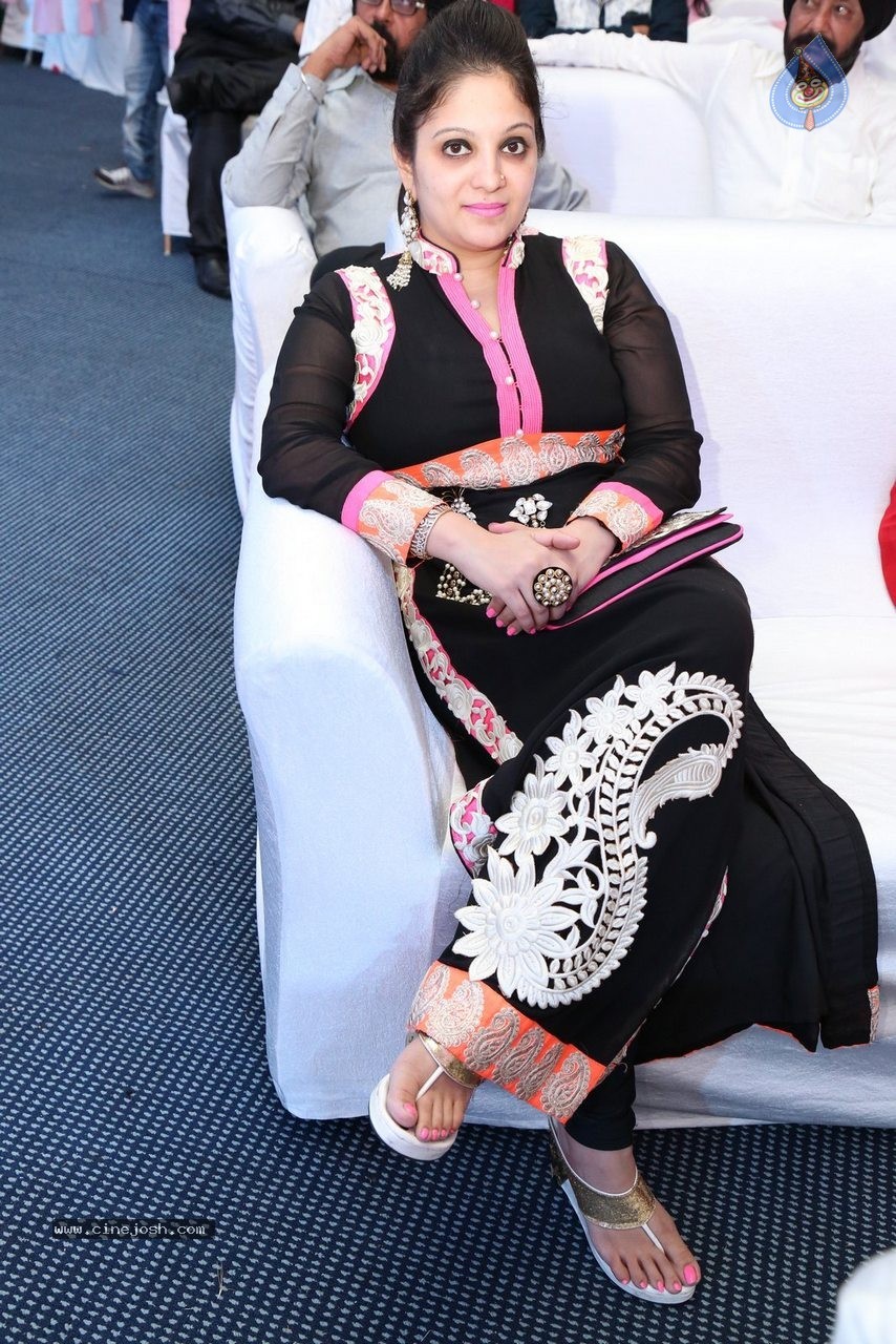 Harmeet and Rashmit Engagement Ceremony - 131 / 186 photos