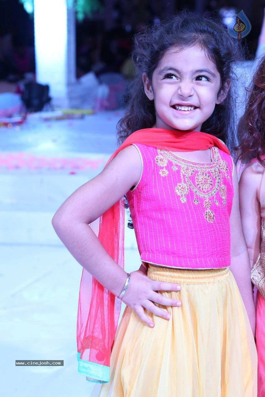 Harmeet and Rashmit Engagement Ceremony - 138 / 186 photos