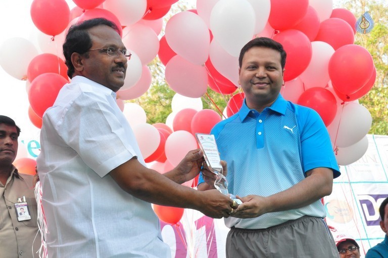 Health Minister Laxma Reddy Flagged off COWE Walkathon - 3 / 40 photos