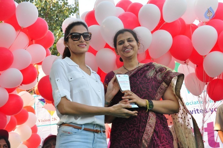 Health Minister Laxma Reddy Flagged off COWE Walkathon - 4 / 40 photos