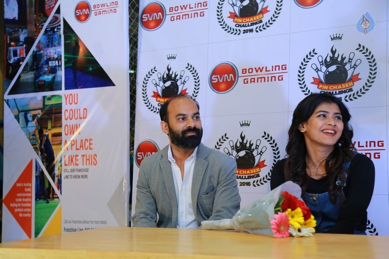 Hebah Patel and Team at S.V.M Mall - 5 / 17 photos