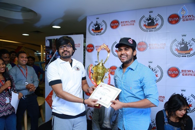 Hebah Patel and Team at S.V.M Mall - 15 / 17 photos