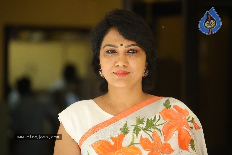 Hema Press Meet About Bigg Boss 3 - 1 / 21 photos