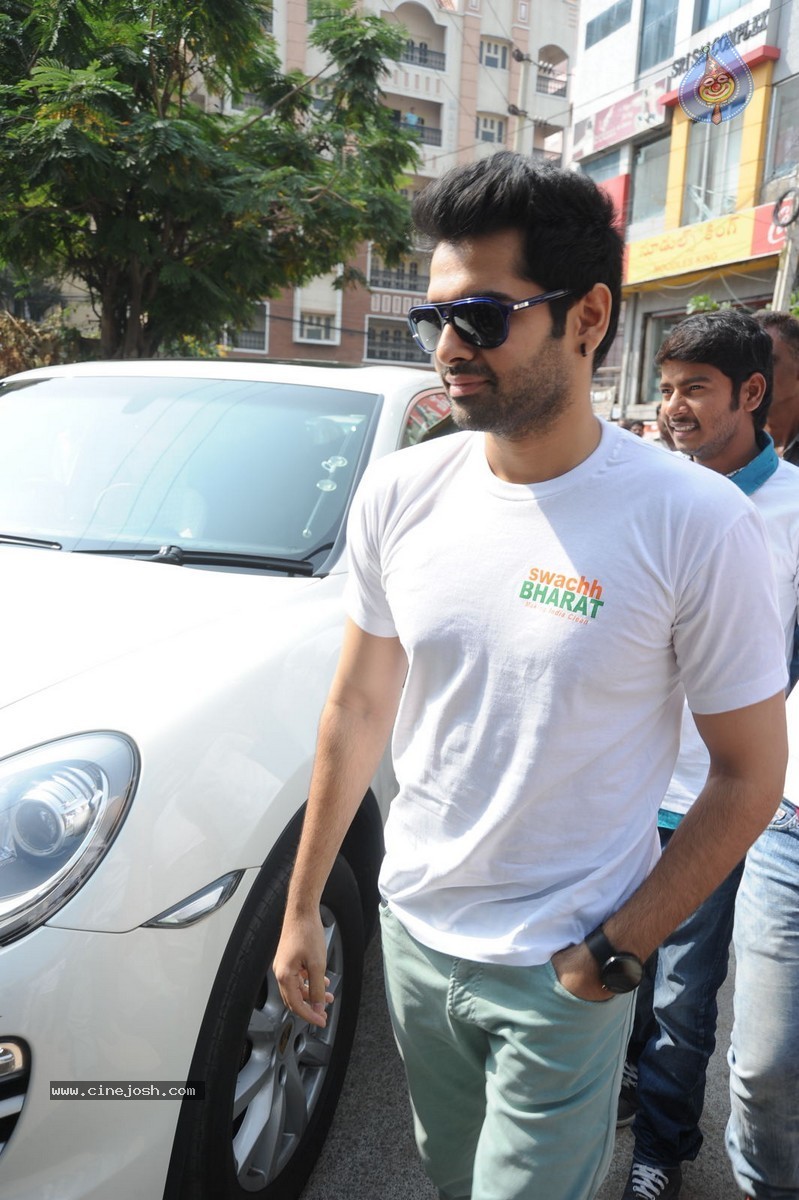 Hero Ram Swachh Bharat Event at Srinagar Colony - 8 / 66 photos