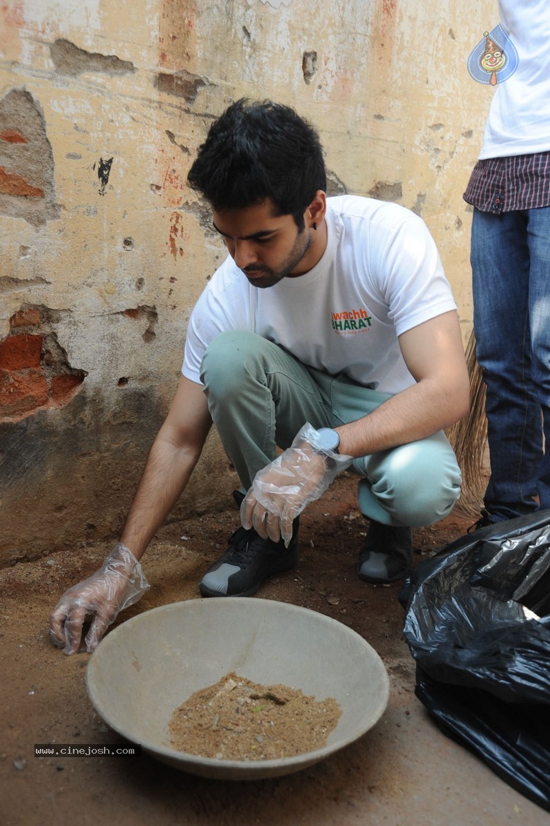 Hero Ram Swachh Bharat Event at Srinagar Colony - 28 / 66 photos