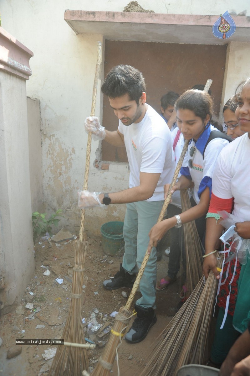 Hero Ram Swachh Bharat Event at Srinagar Colony - 46 / 66 photos