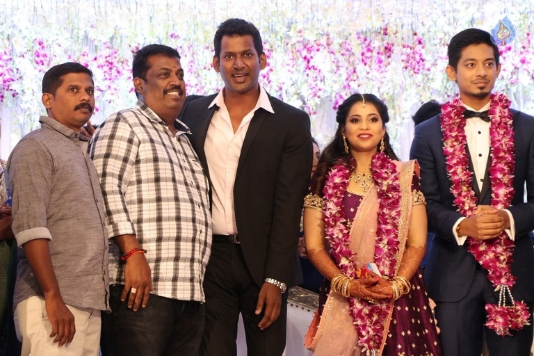 Hero Vishal Sister Aishwarya Wedding Reception Photos - 26 / 31 photos