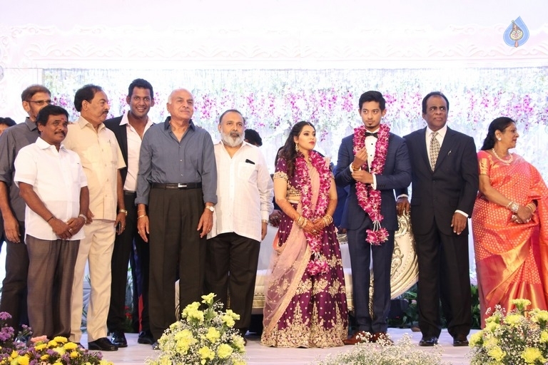 Hero Vishal Sister Aishwarya Wedding Reception Photos - 28 / 31 photos