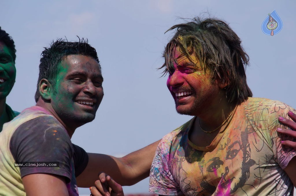 Holi 2014 Celebrations in Hyderabad - 5 / 151 photos