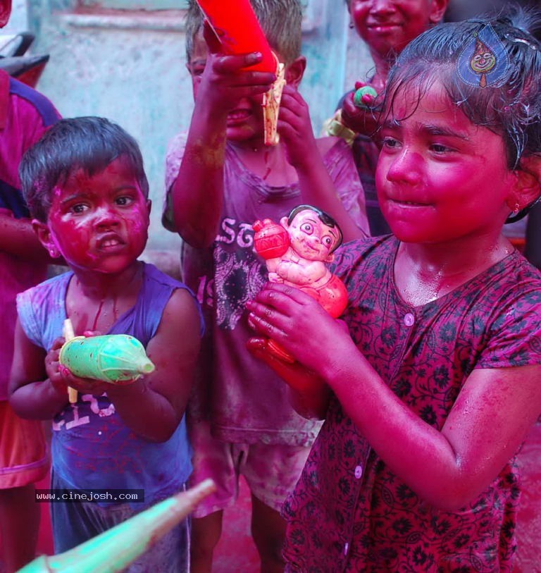 Holi 2014 Celebrations in Hyderabad - 43 / 151 photos