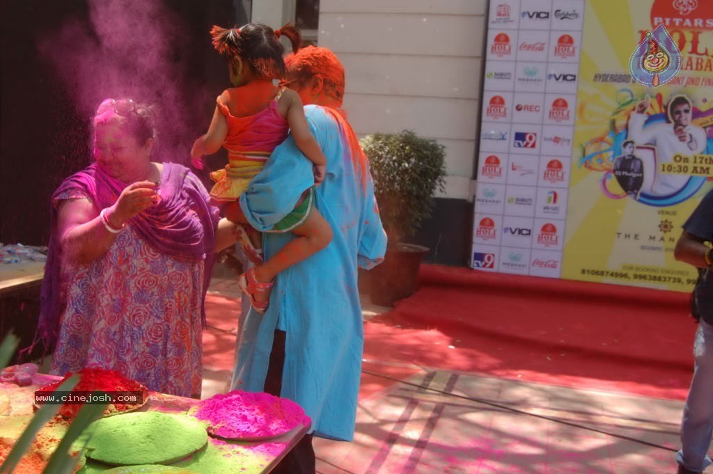 Holi 2014 Celebrations in Hyderabad - 53 / 151 photos