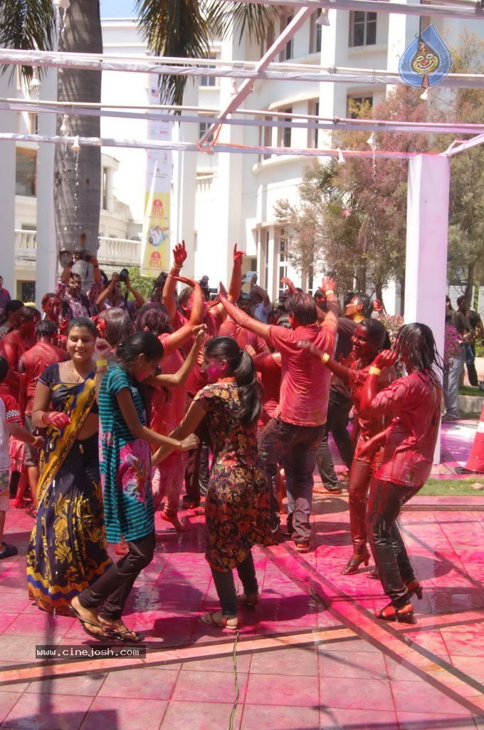 Holi 2014 Celebrations in Hyderabad - 56 / 151 photos
