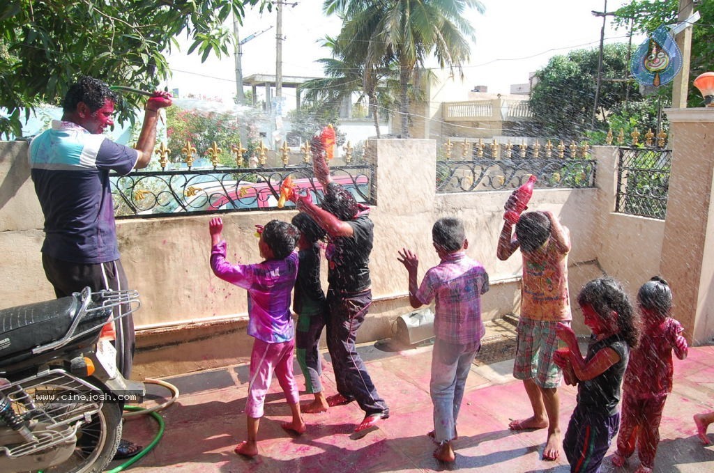 Holi 2014 Celebrations in Hyderabad - 62 / 151 photos